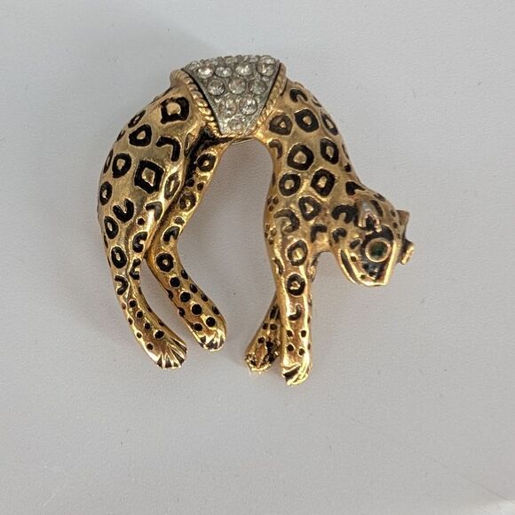 Elegant Florence Gold Leopard Brooch with Crystal Accents - Picture 1 of 7